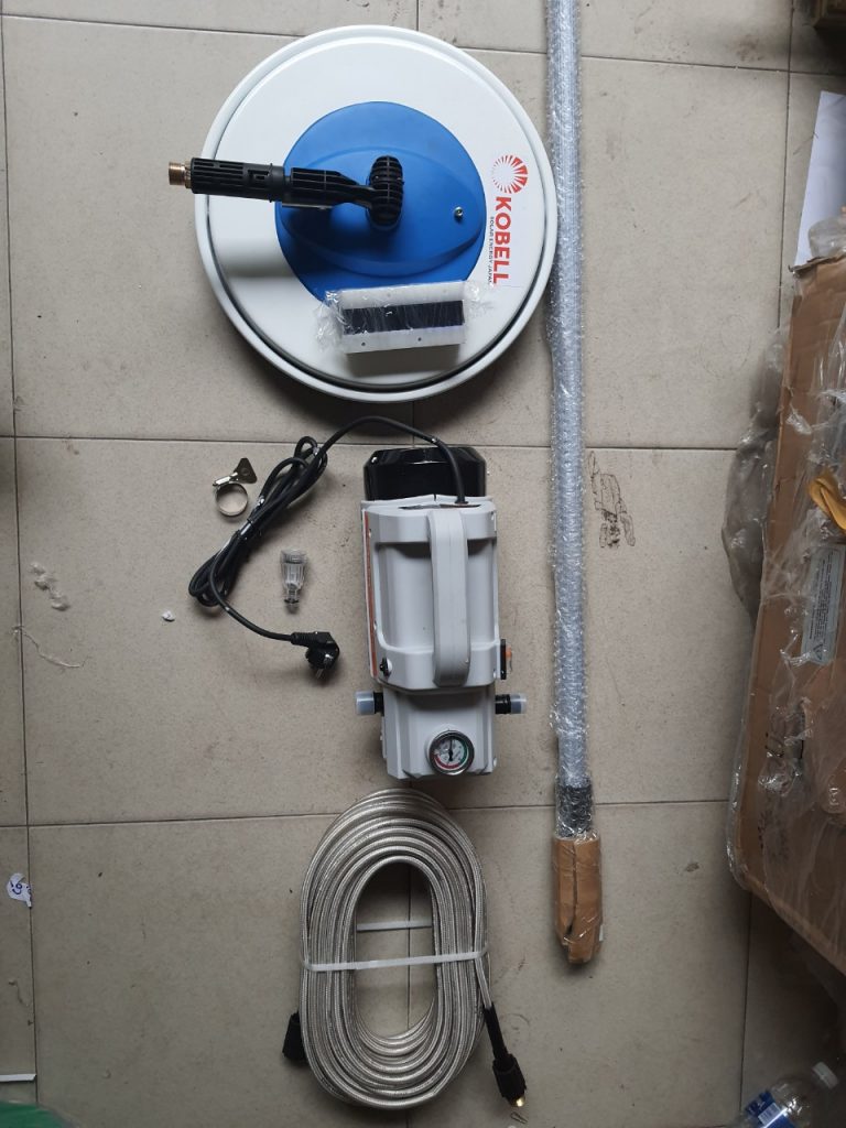 Chổi lau pin mặt trời