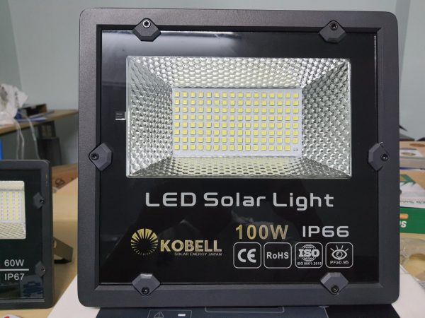 Đèn năng lượng mặt trời 100w kobell