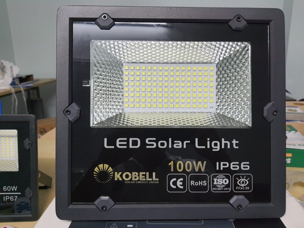 Đèn năng lượng mặt trời 100W chính hãng | GP Tech den nan gluong mat troi Kobell 100w | GP Tech