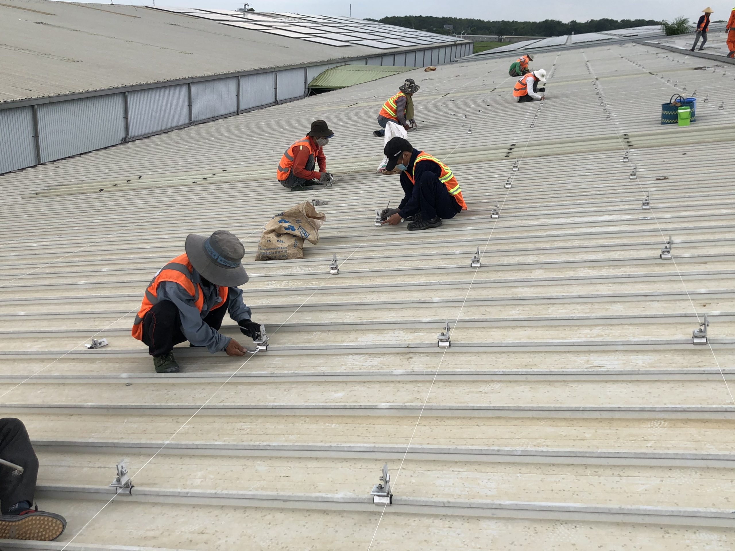 Thi công hệ thống điện năng lượng mặt trời 4mwp tại Đại Đăng Bình Dương | GP Tech gp solar gmbh germany lap dien mat troi gia re scaled | GP Tech