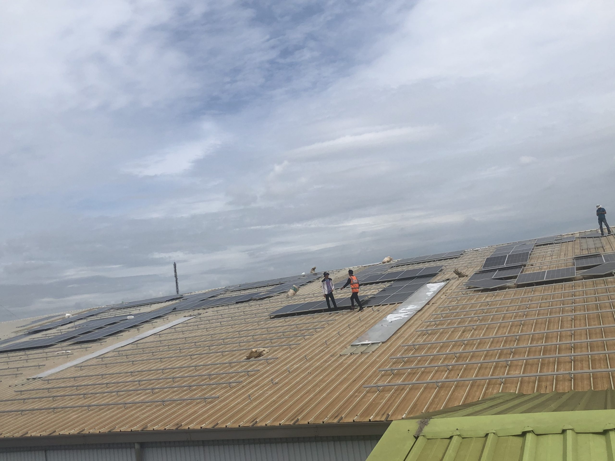 Thi công hệ thống điện năng lượng mặt trời 4mwp tại Đại Đăng Bình Dương | GP Tech gp solar panel dien mat troi gia re scaled | GP Tech