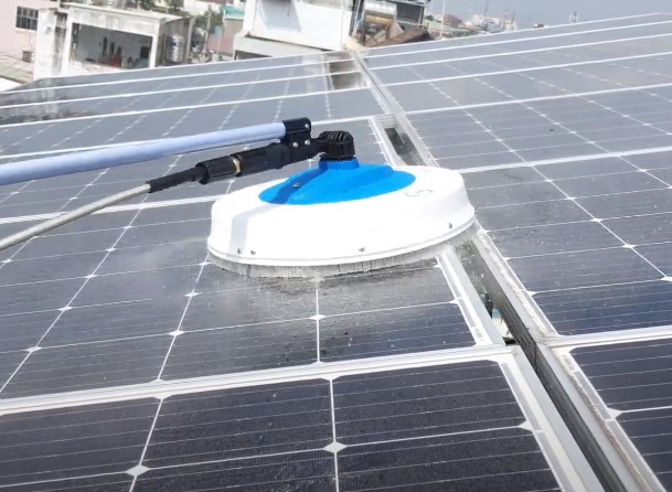 Chổi xoay lau pin mặt trời áp lực nước SSUN | GP Tech Chổi lau pin mặt trời