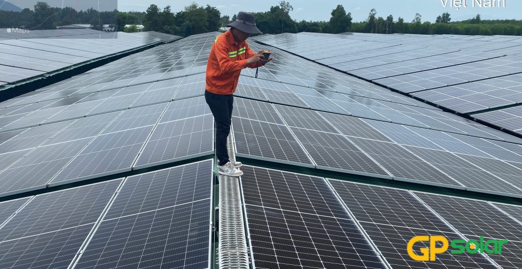 kiem tra hoat dong cua tam pin mat troi | GP Tech