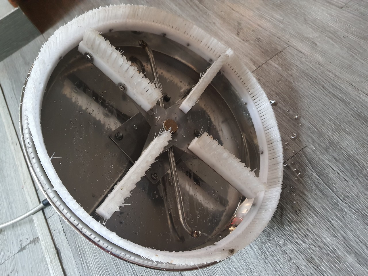 dung cu rua pin mat troi gia re | GP Tech