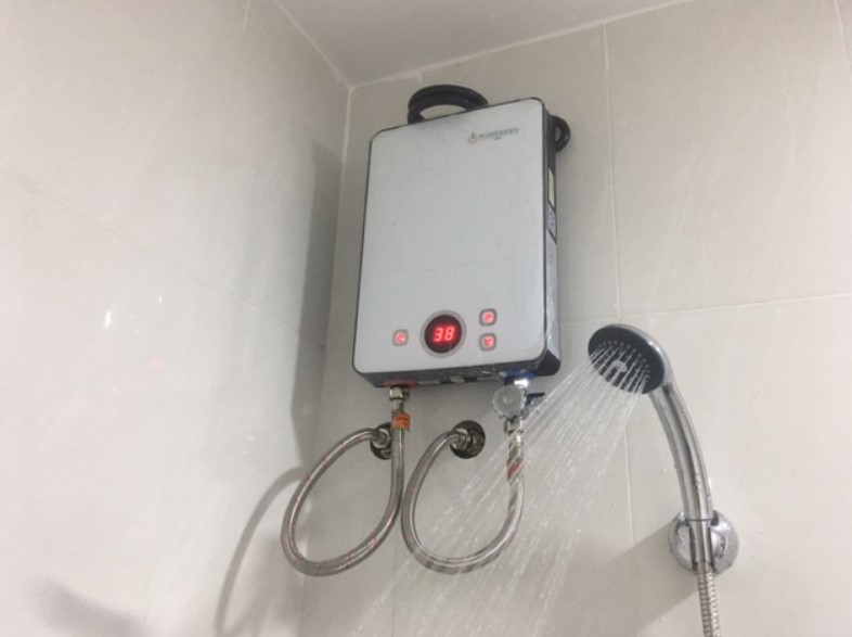 Máy nước nóng hồng ngoại: IR - 245 | GP Tech Ảnh thực tế lắp đặt IR - 24
