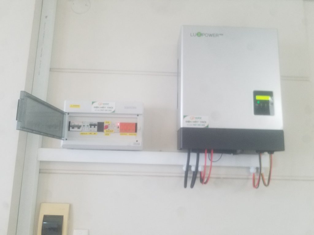 Lắp đặt hệ thống điện mặt trời 6 KWp tại Gò Vấp, TPHCM | GP Tech Biến tần Inverter Hybrid Lux Power 6kW