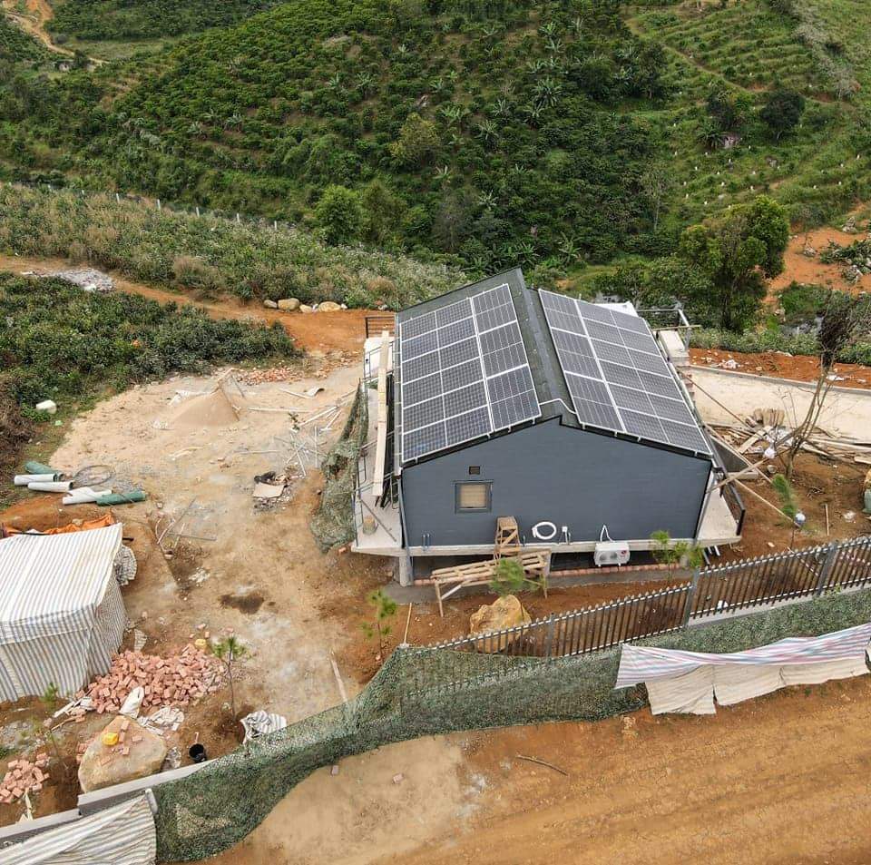 Nhà di động thông minh mái che năng lượng mặt trời | GP Tech nha thong minh mai che nang luong mat troi gpsolar thi cong | GP Tech