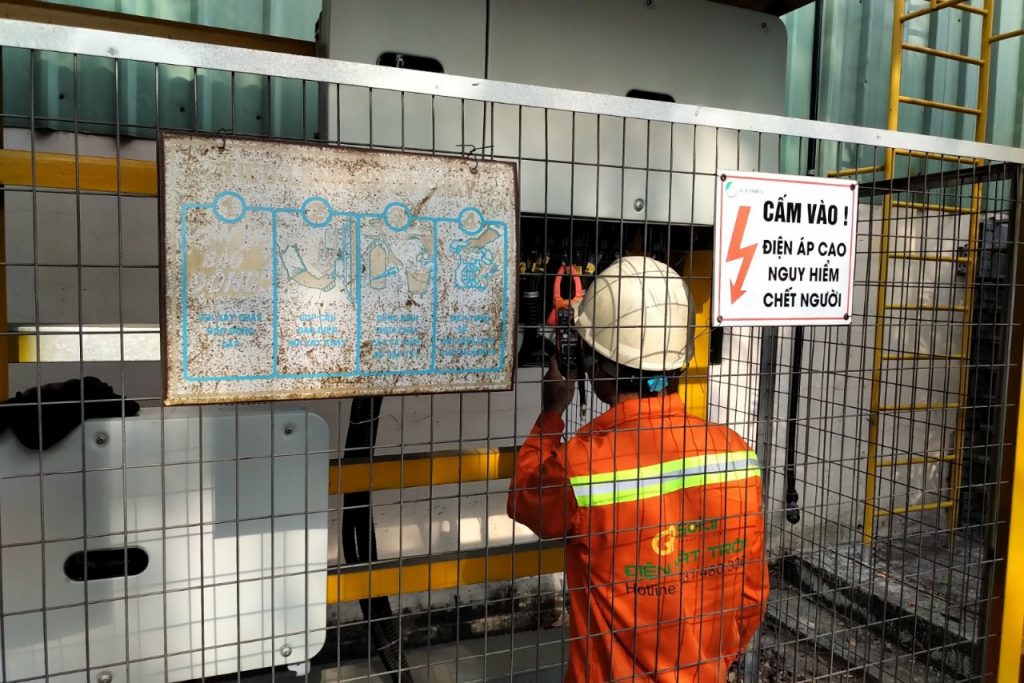 Kiểm tra bảo trì định kỳ và khắc phục sự cố điện mặt trời áp mái tại Đồng Nai | GP Tech do kiem bao tri inverter huawei nha may solar | GP Tech