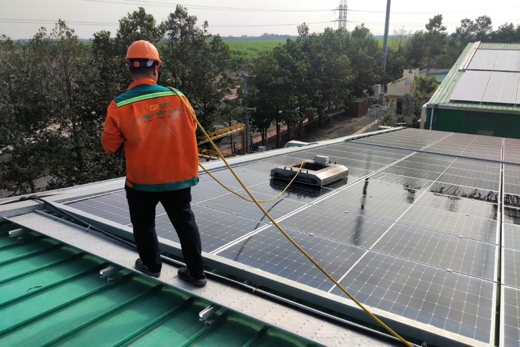 Kiểm tra bảo trì định kỳ và khắc phục sự cố điện mặt trời áp mái tại Đồng Nai | GP Tech lap dat sua chua san thao tac dien mat troi | GP Tech