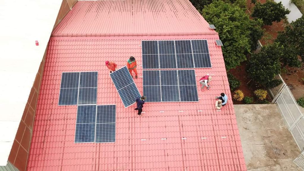 Giá lắp điện năng lượng mặt trời cho gia đình năm 2024