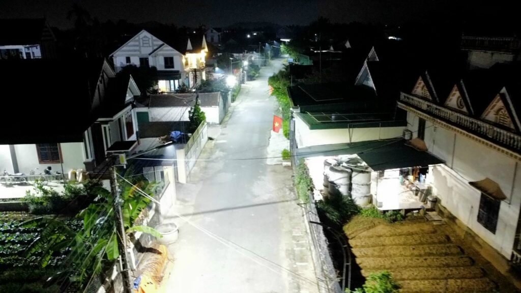 Đèn năng lượng mặt trời 200W JD-Z200 | GP Tech sang thuc te den nang luong mat troi 200 Z200 | GP Tech