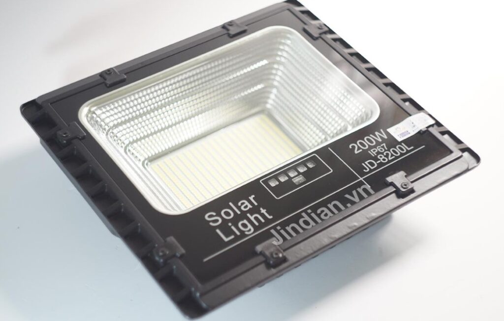 Đèn năng lượng mặt trời 200W Jindian JD 8200L | GP Tech Chi tiết Đèn năng lượng mặt trời 200W JD-8200L